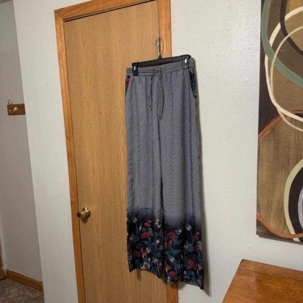Romeo & Juliet Couture Small w/Stripes & Floral Print Pull-On Wide Leg Pants